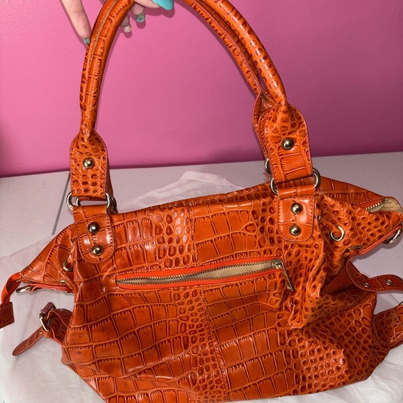 Array Orange Shoulder Bag with Textured Design - Picture 4 of 16